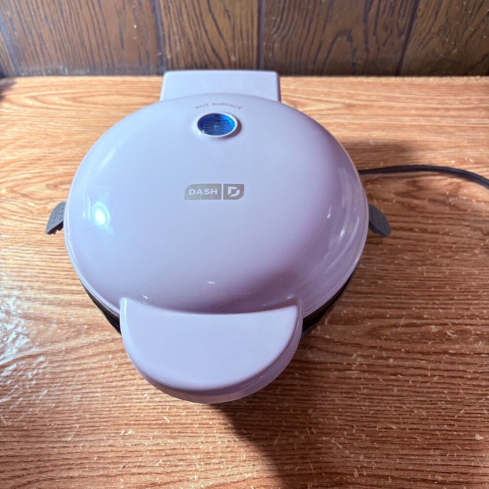 Express Mini Cupcake Maker: Dash Nonstick Surface 9 Cavities 760W